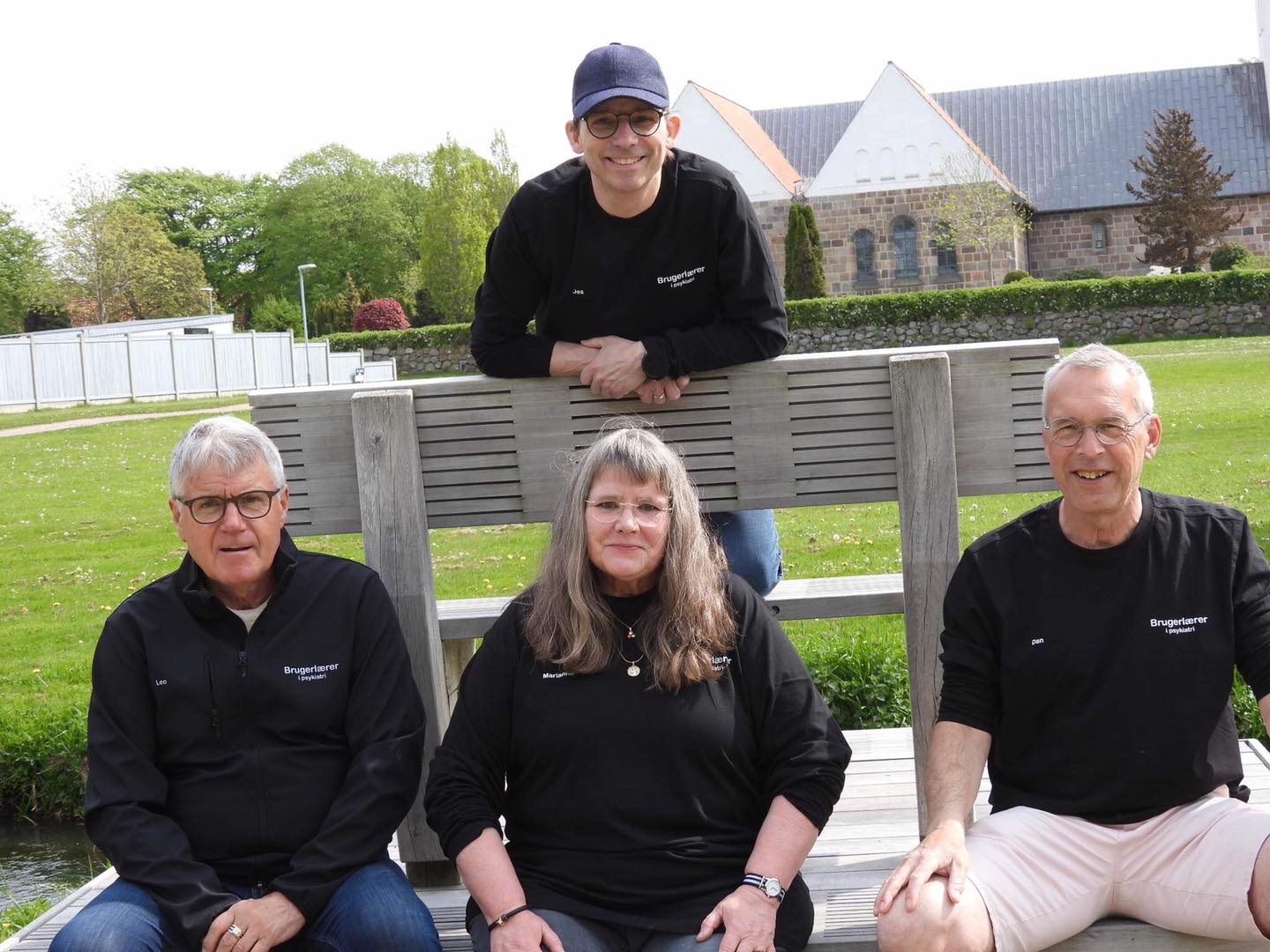 Formand og de 3 Brugerlærere i tøj sponsoreret af Ringkøbing Landbobank.